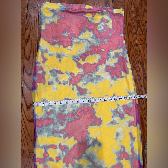 Floral circle trends 
Vibrant High-Low Tie-Dye Skirt - Picture 4 of 9